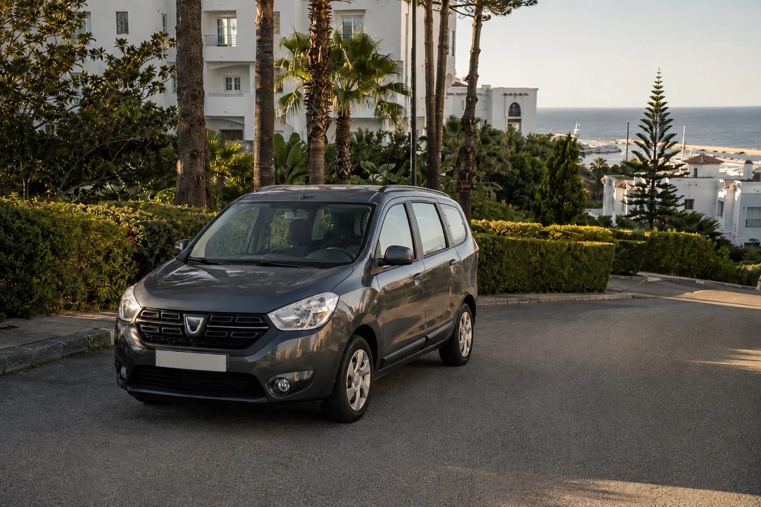 Dacia Lodgy familiale de location près de Bella Vista à Tanger