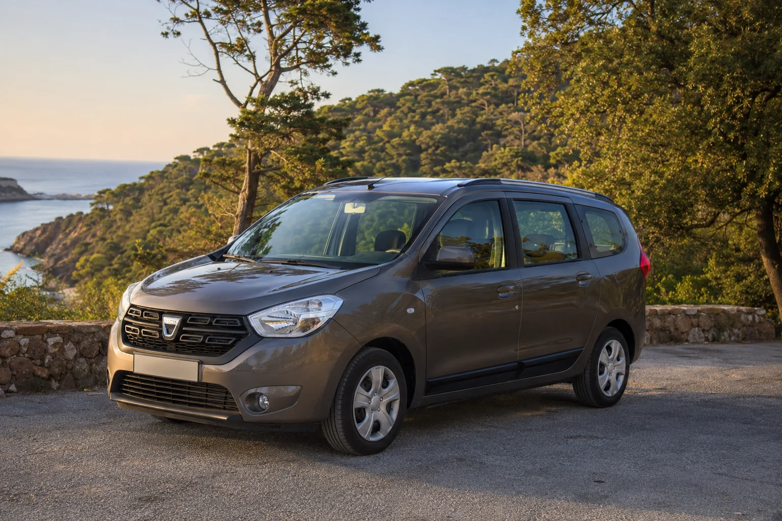 Dacia Lodgy en location pour une sortie familiale près de Rmilat à Tanger