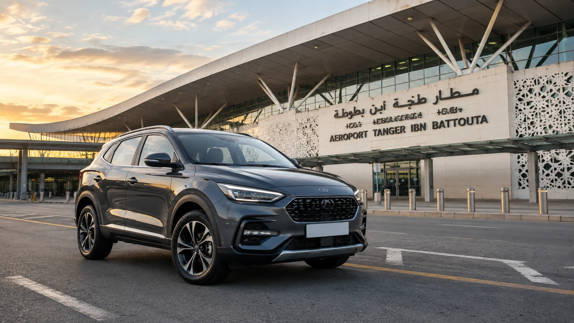 Voiture de location récente devant l’aéroport Tanger Ibn Battouta à Tanger