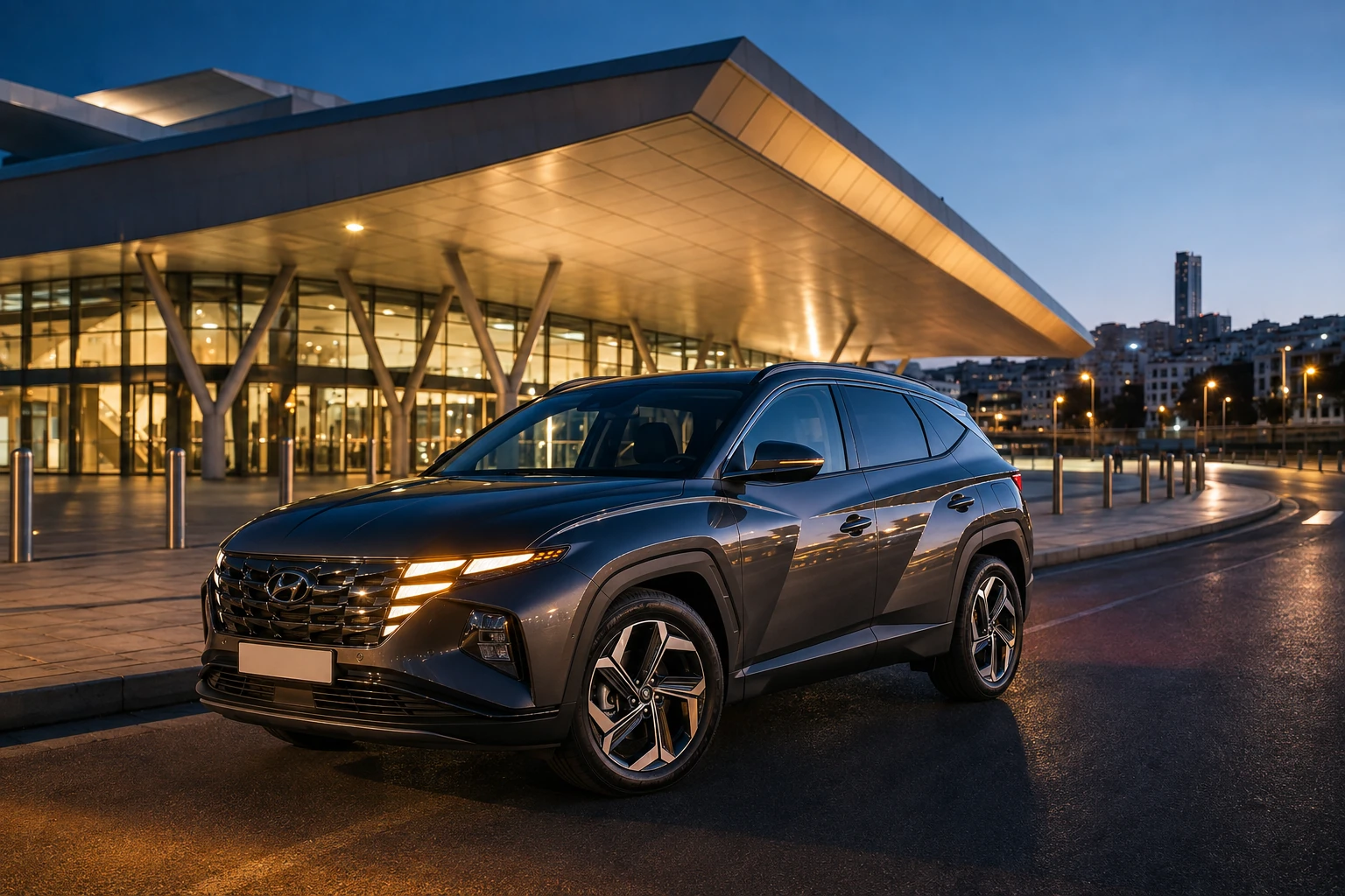 Hyundai Tucson de location à la Gare Tanger-Ville en soirée