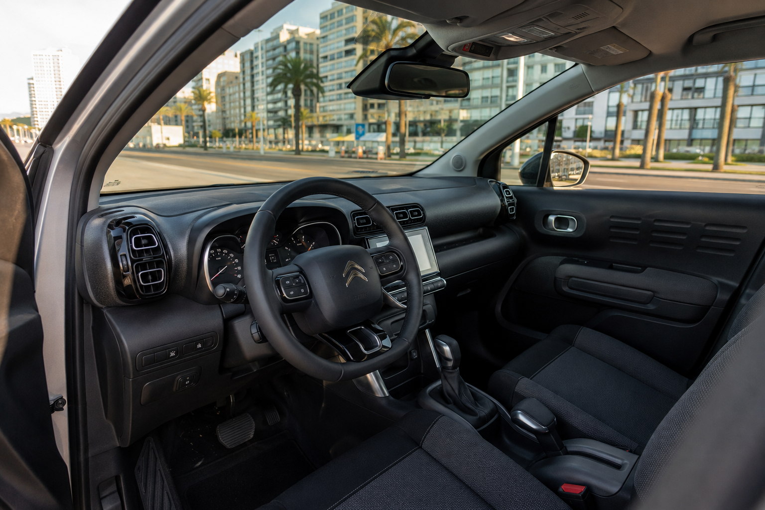 Habitacle d’un Citroën C3 Aircross automatique de location à Tanger