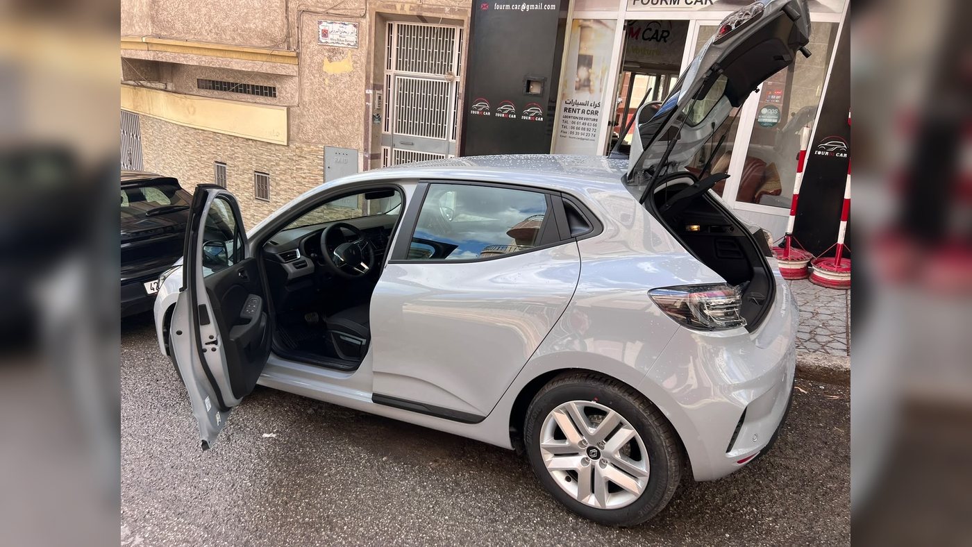 Livraison Renault Clio 5 automatique pour location voiture Tanger à Badriouyene