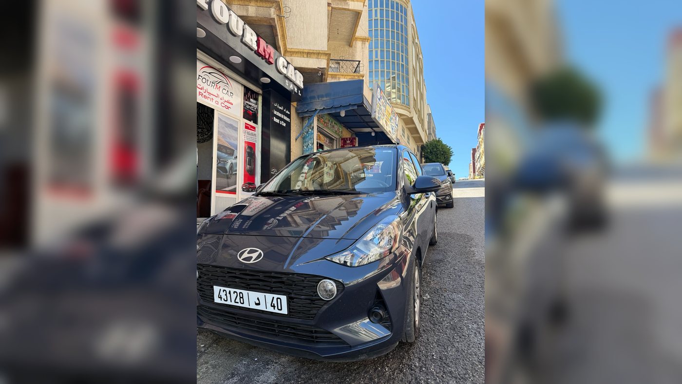 Location voiture Tanger à Bir Chifa avec livraison Hyundai i10 FOURM CAR